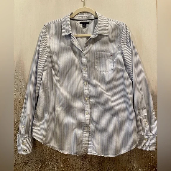 Iconic Tommy Hilfiger Classic button-up style w/White and Blue Striped Shirt - L - Picture 2 of 10
